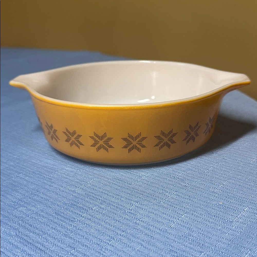 Pyrex 471 Town and Country 1 pint casserole